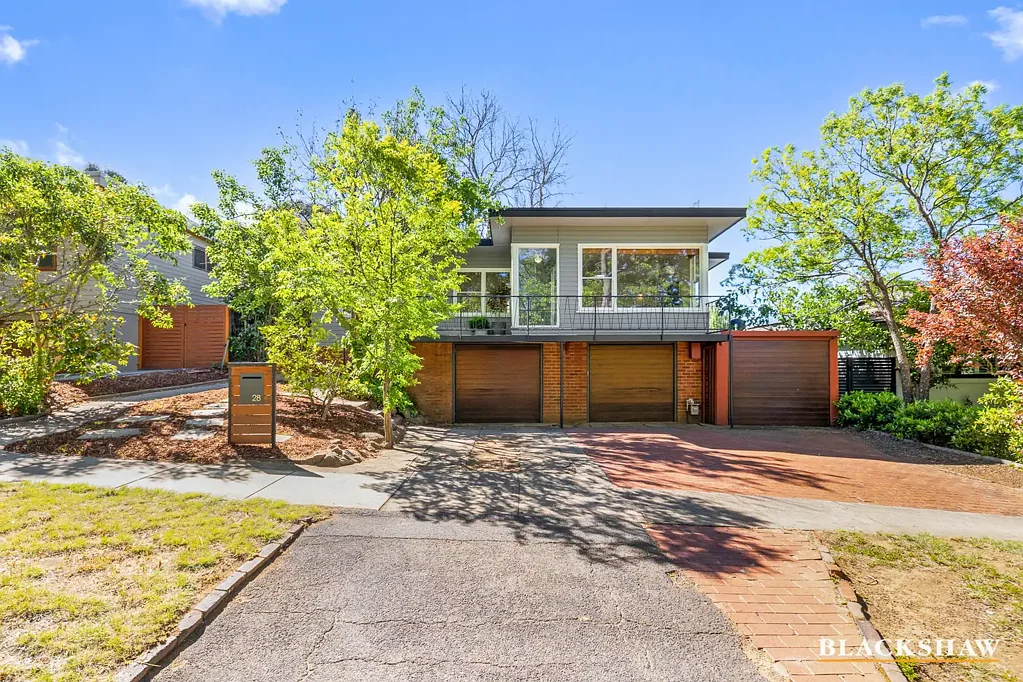 Narrabundah 4房  A versatile family classic with Mid-Century flair