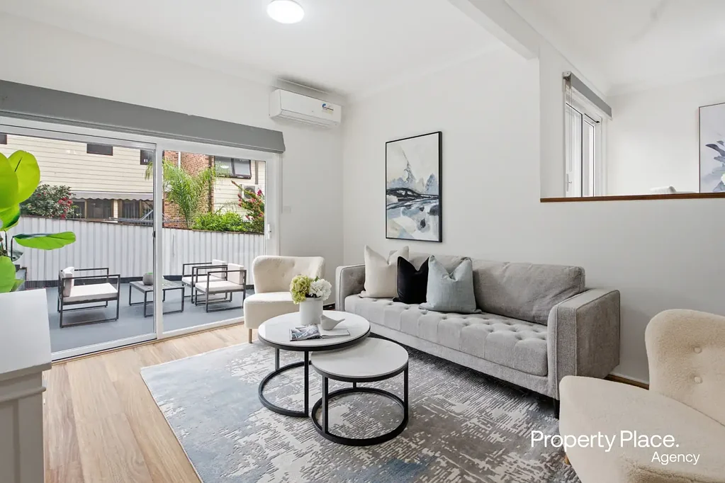 Padstow 3Moenga Updated Townhouse with Low-Maintenance Lifestyle