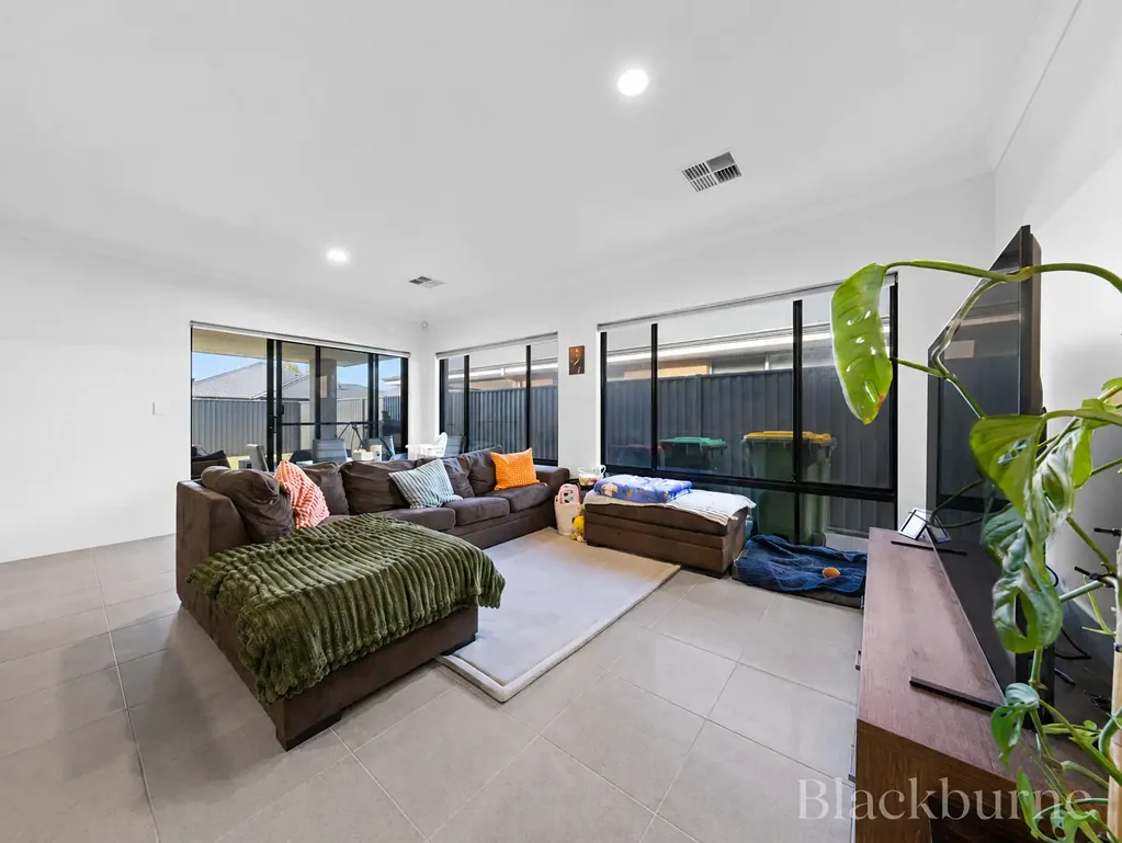 Baldivis 4બેડરૂમ Easy Care Living with Space to Enjoy