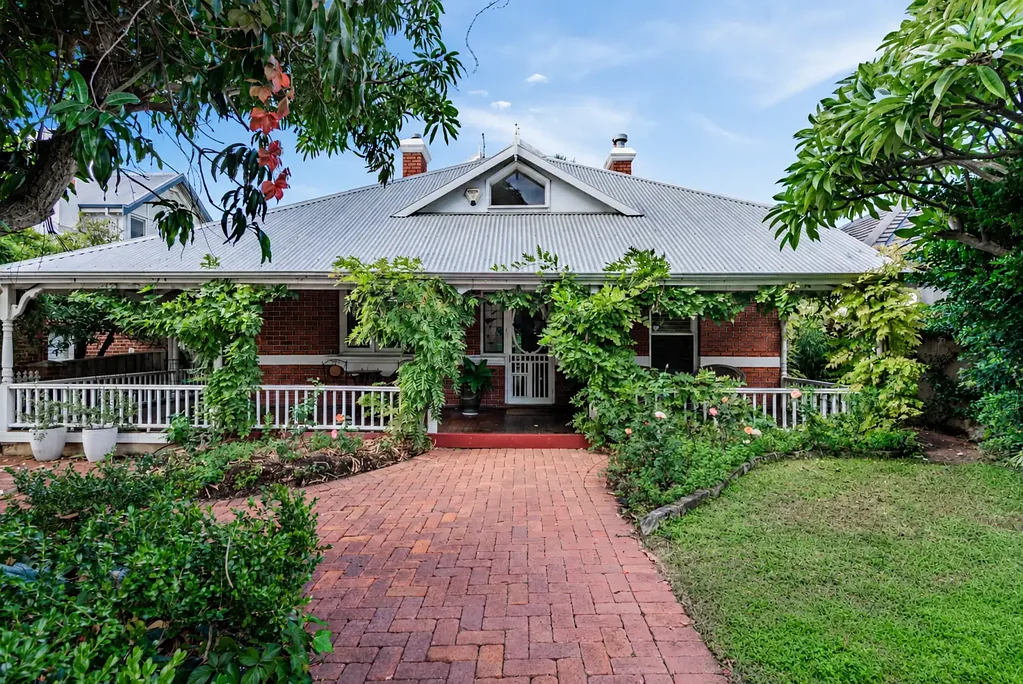 West Leederville 6房  Timeless Character, Exceptional Space & Lifestyle Appeal