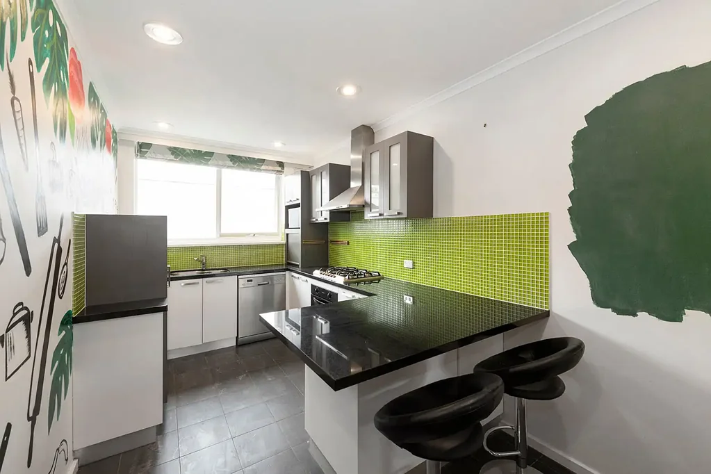 PRIVATE RETREAT - PARTLY FURNISHED
