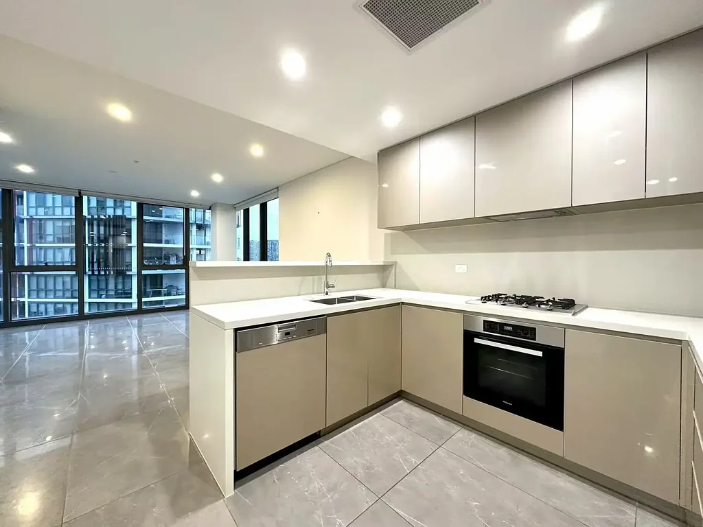 High-level  | Close to the shopping mall  | Huge Balcony | 2 Car Park Spaces