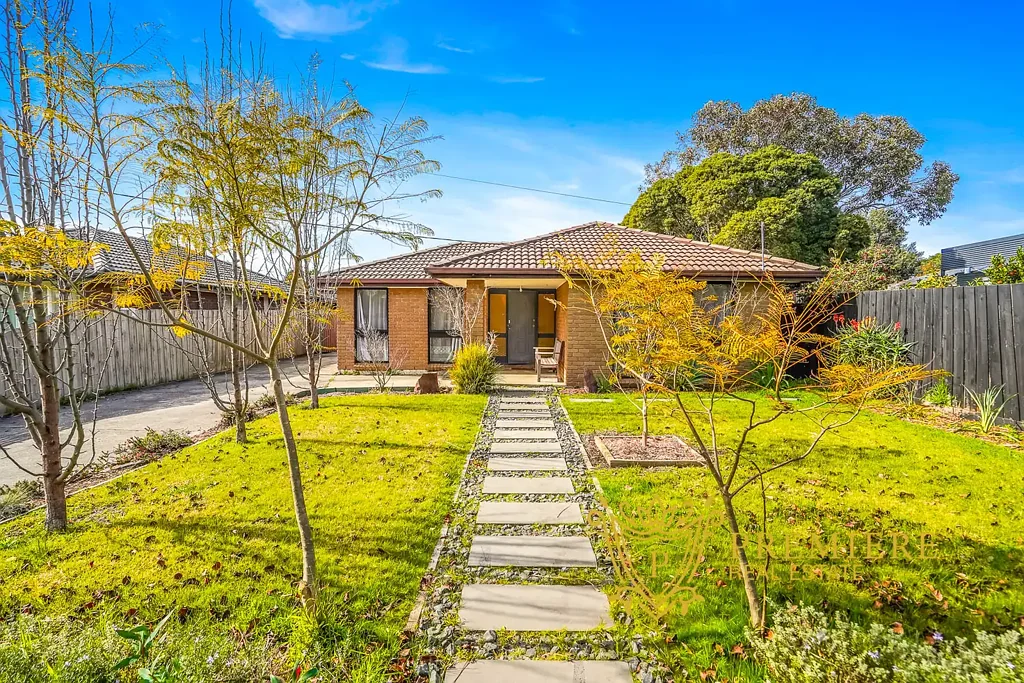 Family Home near the Train Station!