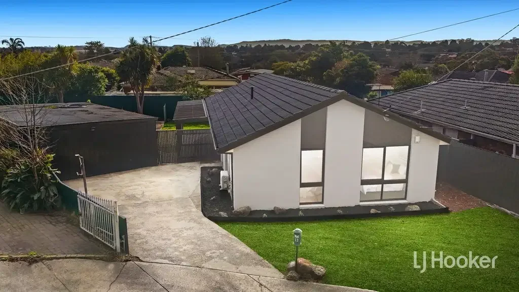 13 Robinson Crescent, Hampton Park, VIC 3976