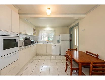48 Kennedy Street, Howlong, NSW 2643, 5 ਕਮਰੇ, 3 ਬਾਥਰੂਮ, House