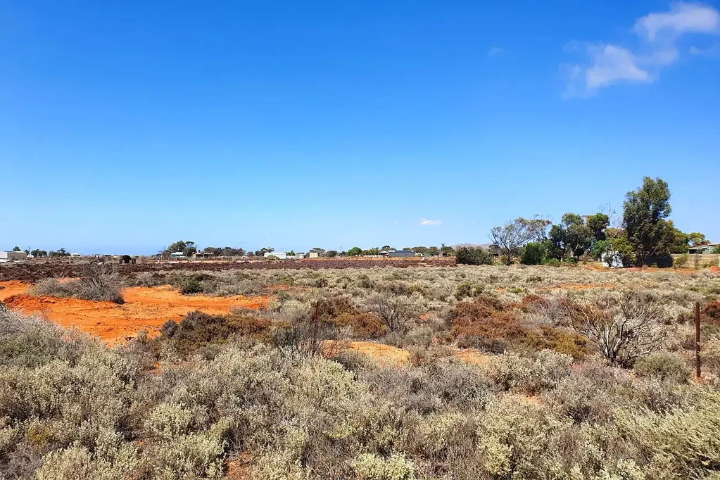 Mullaquana A RARE OPPORTUNITY EXISTS TO PURCHASE A  VACANT 1 HECTARE 
        ALLOTMENT IN THE EIGHT MILE CREEK  ( MULLAQUANA ) SUBDIVISION