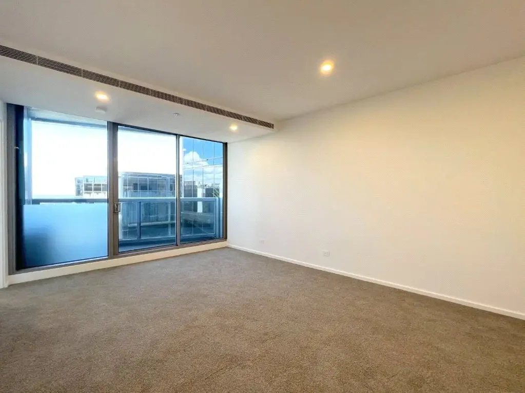 UNFURNISHED COMFORT TWO BEDROOM ONE CARPARK APARTMENT LOCATED IN HEART OF SOUTHBANK