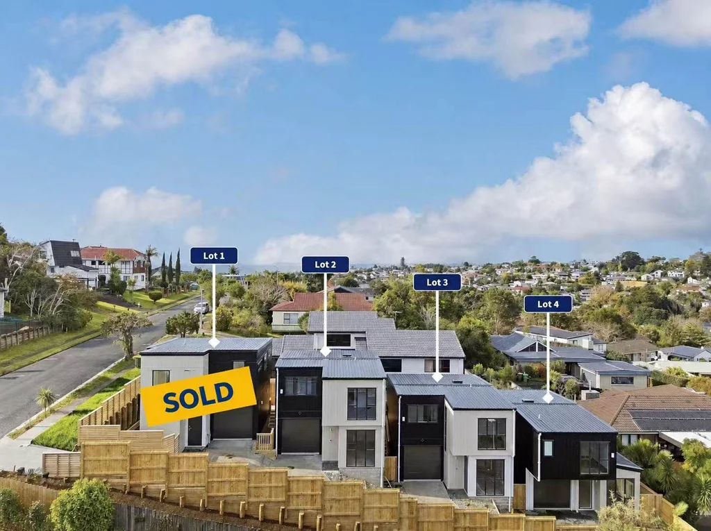 15 Montclair Rise, Browns Bay, North Shore City, Auckland Great Area