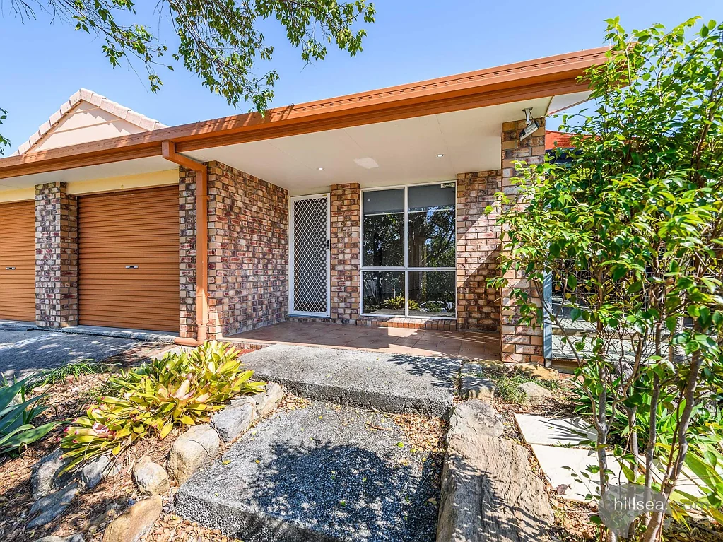 2/1 Clovelly Place, Labrador, QLD 4215