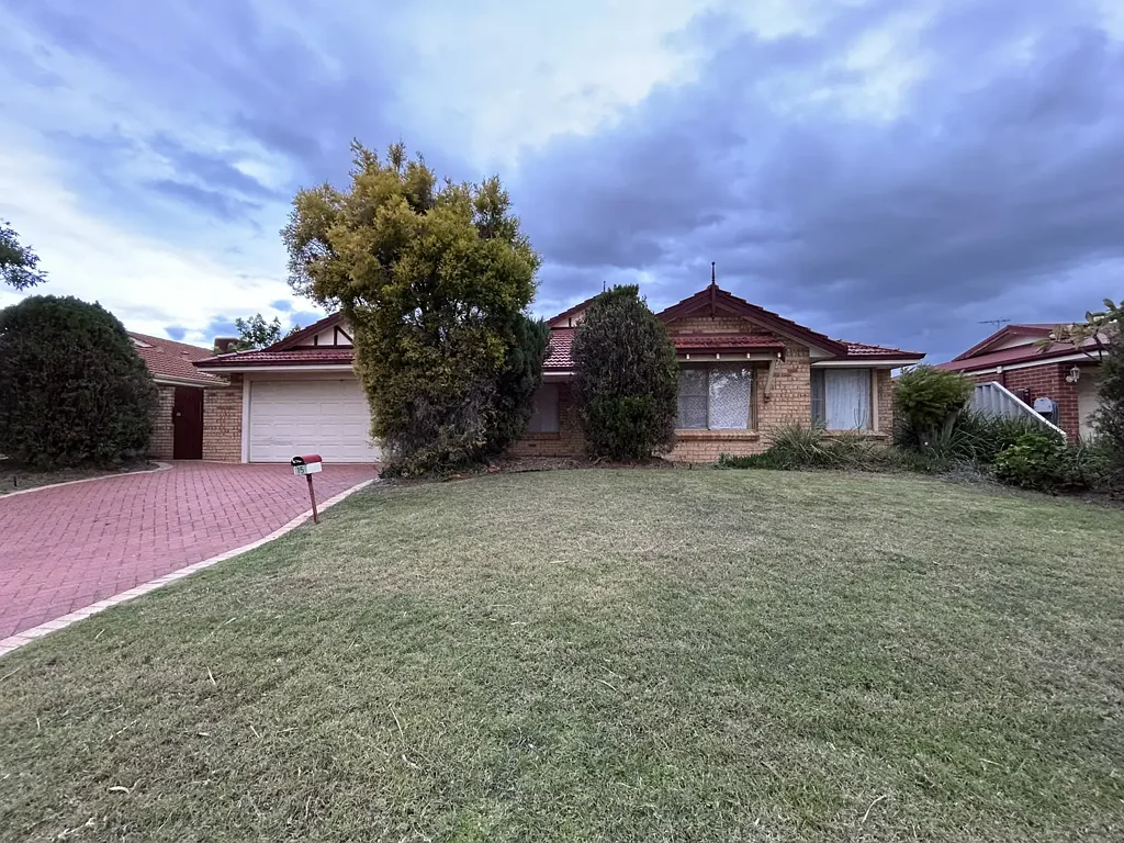Large Family Home in Livingston Estate!