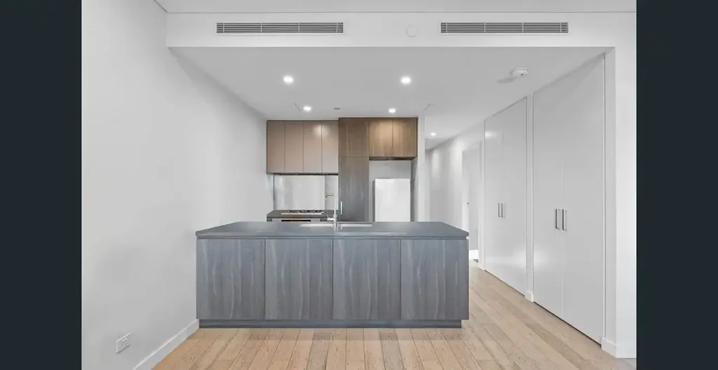 Epping 2房 黄金地段 2分钟Epping站 快速Metro交通 现代厨房 宽敞阳台 WIFI停车场 宁静社区 顶级学区 Sophisticated Apartment Living at Oxford Central: Convenience, Comfort, and Tranquility