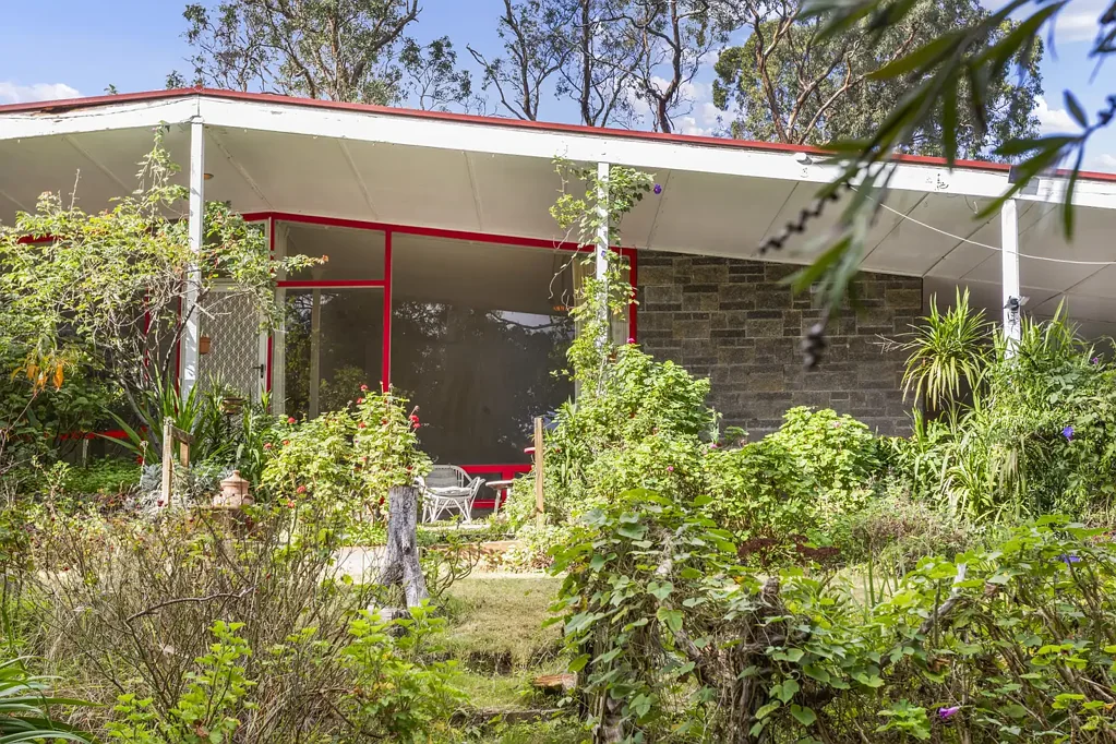 Hawthorndene 4房  A true mid-century modern home on 993m²