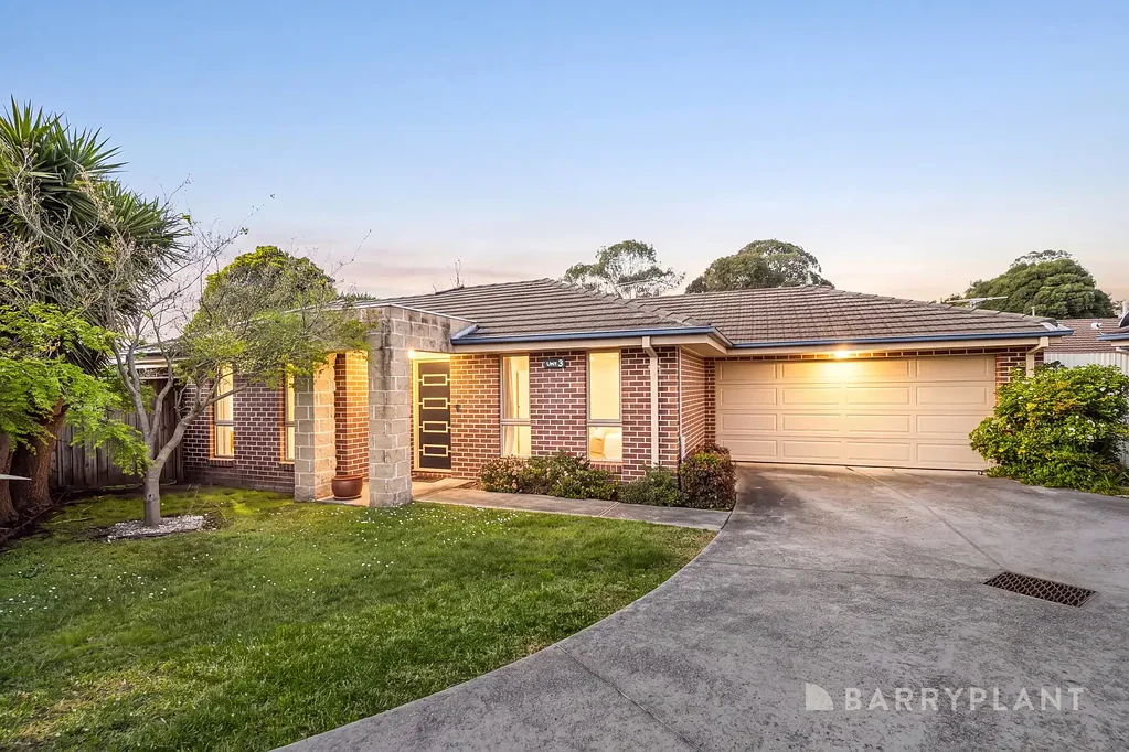 Bayswater 3Kwarto * Sale by Set Date on Wednesday 7th October at 12pm (unless sold prior) *