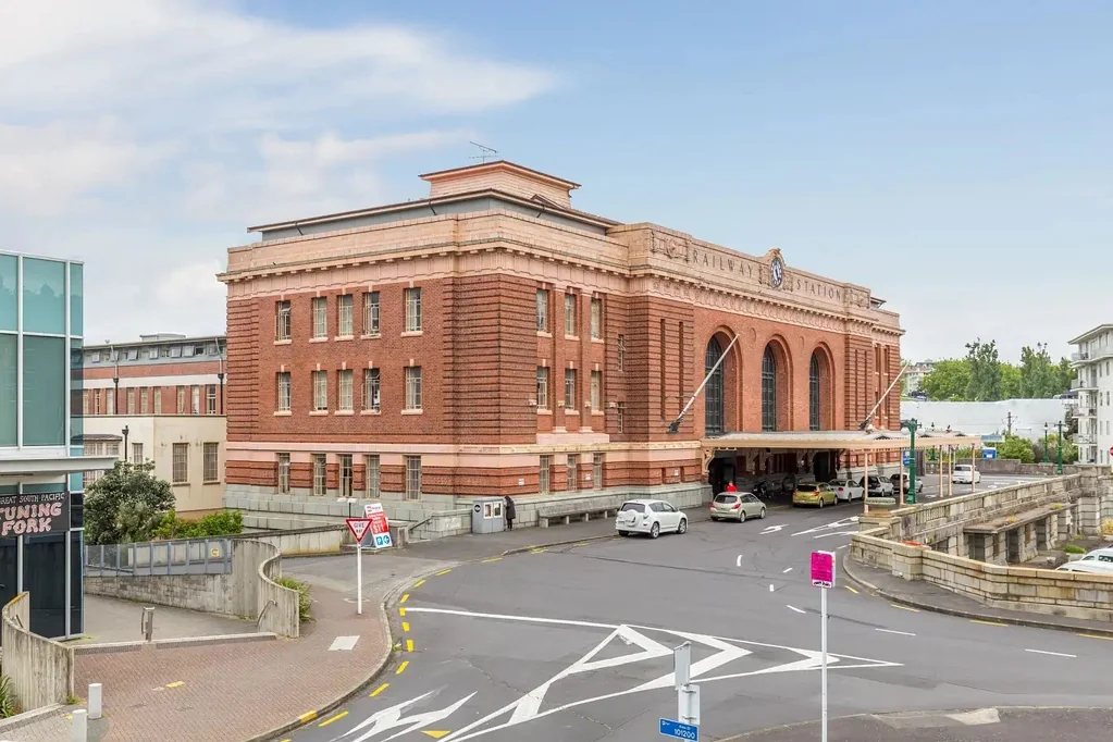 CITY CENTRE. 3 BEDROOM