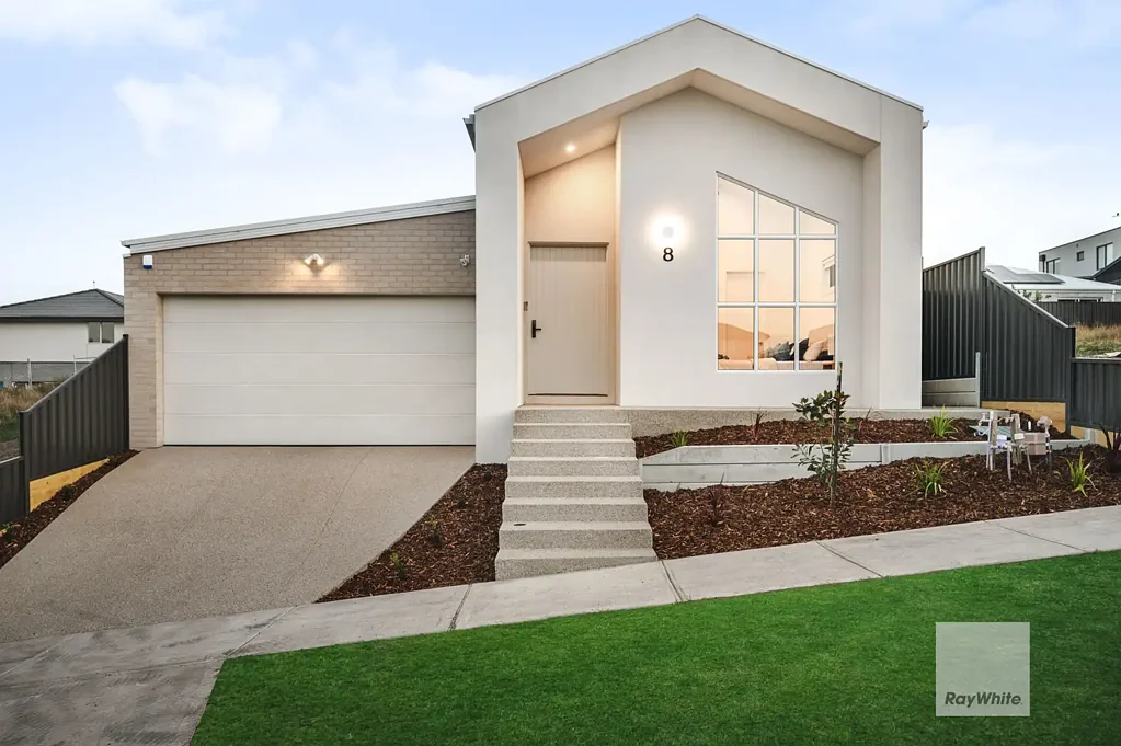 8 Ciara Vista Road, Greenvale, VIC 3059