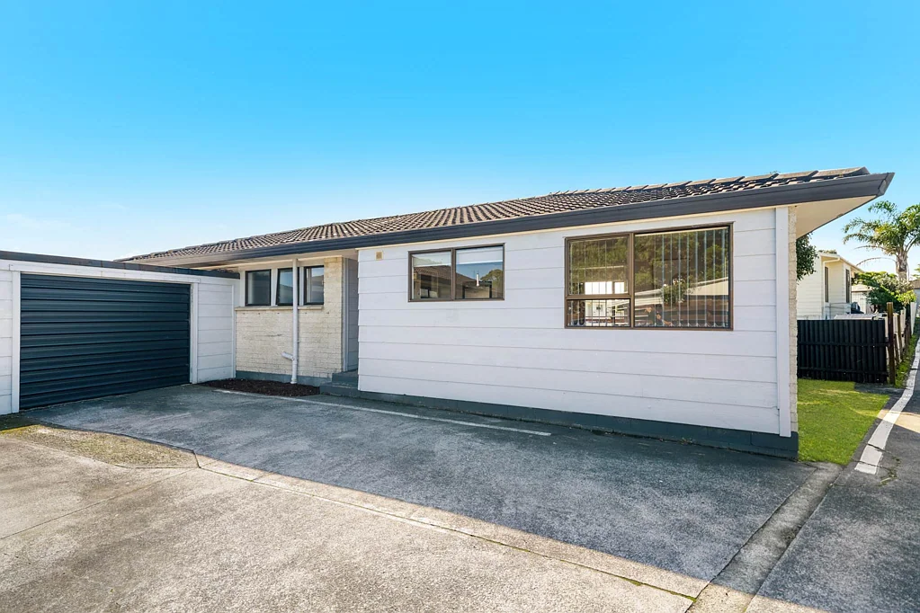 Manurewa 3Phòng ngủ Owner Upgrading - Must Sell!