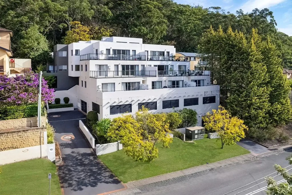 Gosford 2 Bedroom Modern Apartment in the Heart of Gosford - Walk to Hospital, Rail & Shops