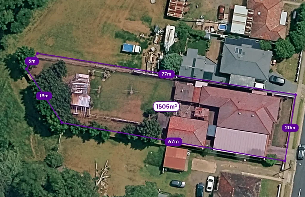 Liverpool 4બેડરૂમ Rare 1,505m² Landholding - Space, Garaging & Outstanding Versatility
