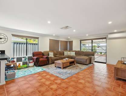 42 San Lorenzo Boulevard, Ellenbrook, WA 6069, 4 Bedrooms, 2 Bathrooms, House