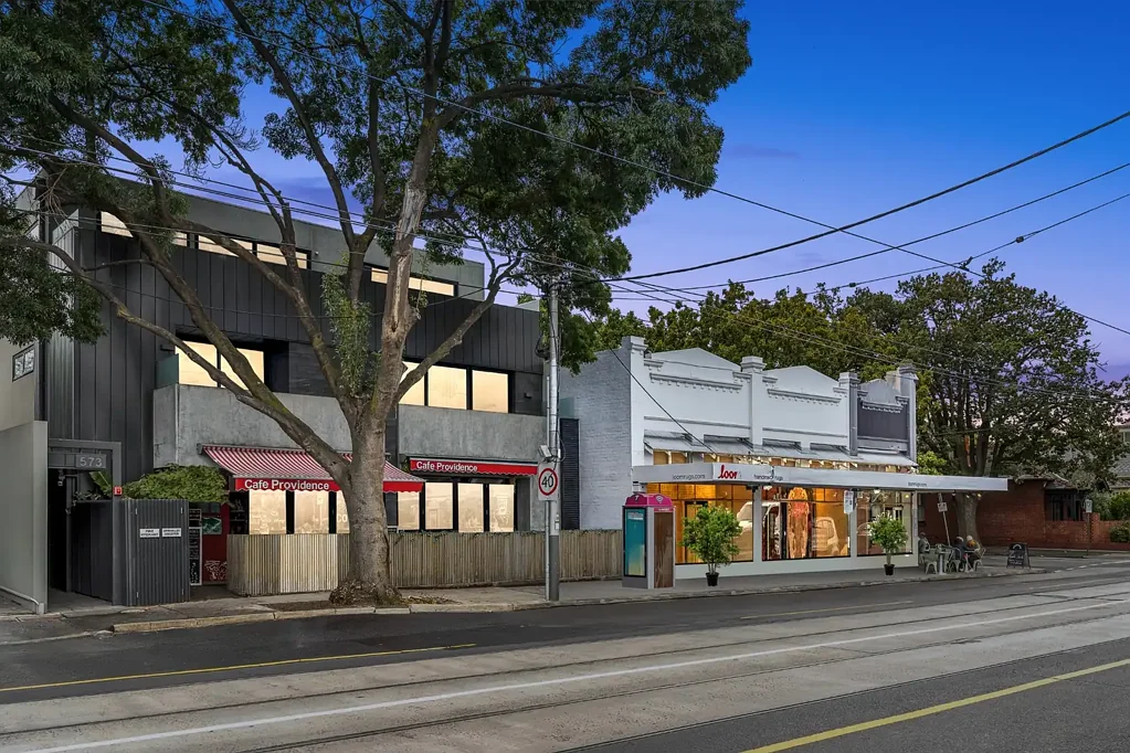 Prahran 2બેડરૂમ Designer ground floor apartment in leafy central location.