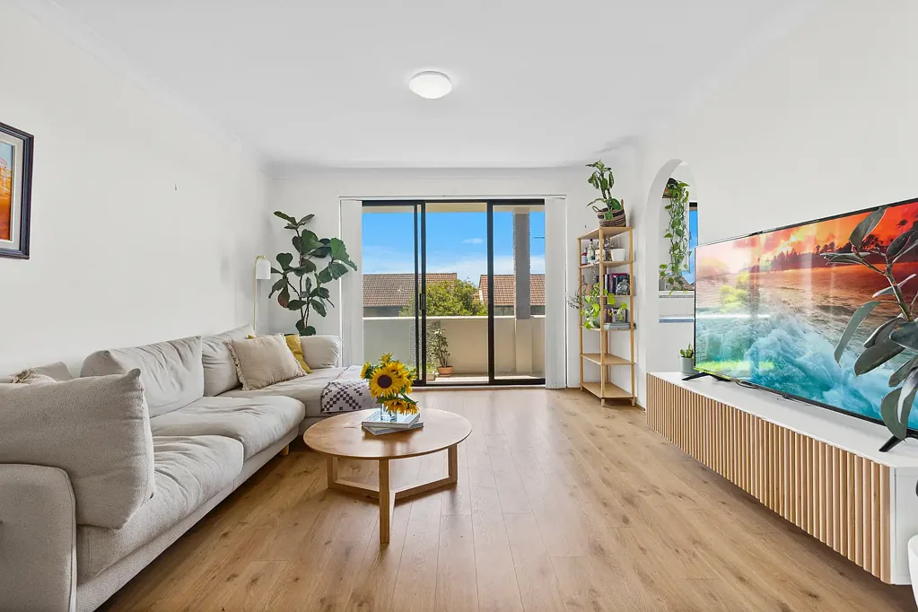 Cronulla 2 Bedroom EFFORTLESS COASTAL LIVING