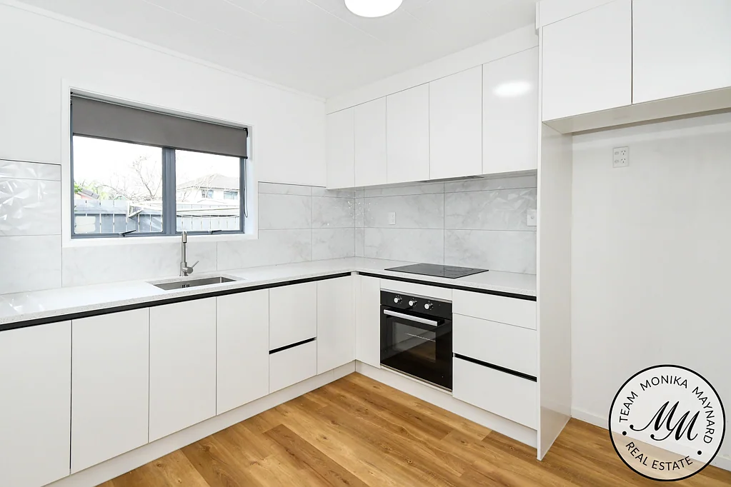 Papatoetoe 2 Slaapkamer ASKING PRICE $565,000 - RENOVATED AND MUST BE SOLD