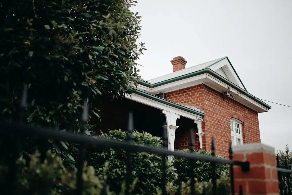 FULLY FURNISHED PROPERTY | CBD LOCATION