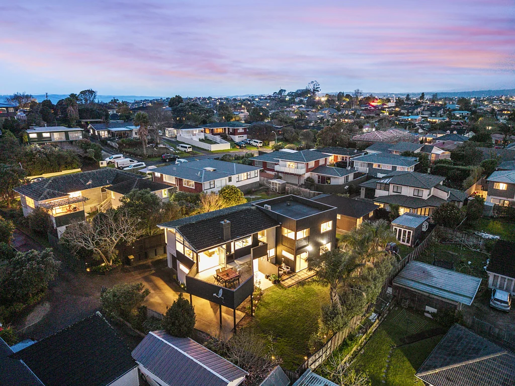 16 Landop Terrace, Howick, Manukau City, Auckland