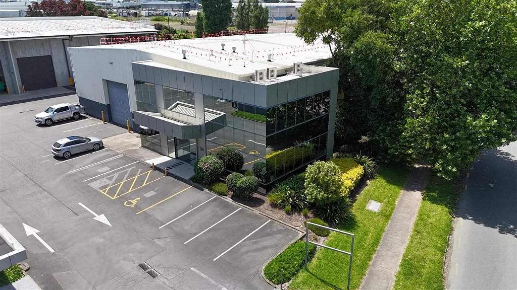 Penrose CBRE | Dual Access Warehouse in Prime Location