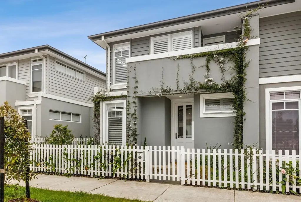 Stunning Home in Armstrong Creek Combining Comfort and Style.