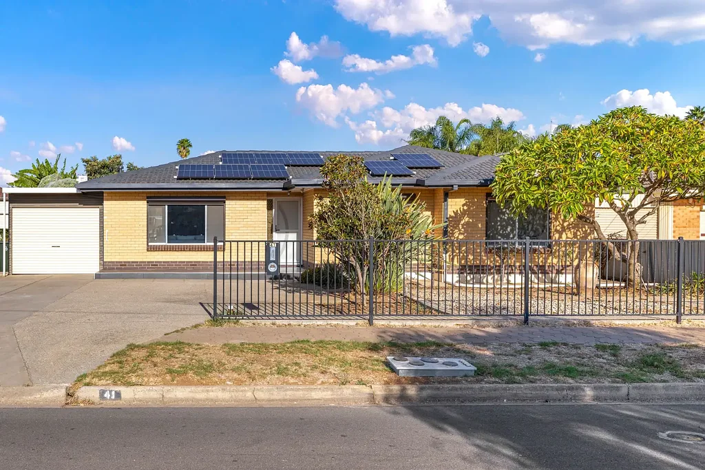 Parafield Gardens 4ਬੈੱਡਰੂਮ Back on market due to contract failure - Must Be Sold