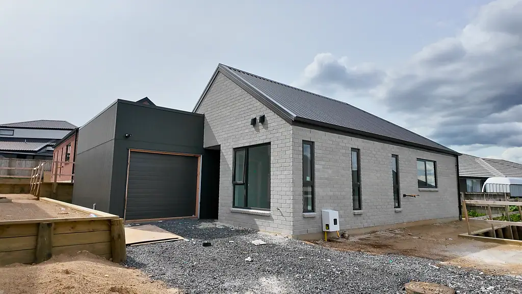Fitzroy 3房  Modern Lifestyle on a Spacious Section