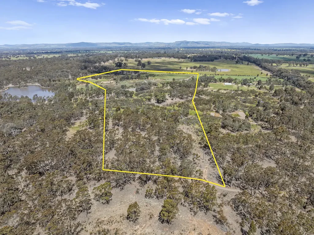 Earlston Diverse landscape - Private 59.9Acres -  Water -  Bushlands - Grazing - Wetlands - Powerline Running Across Land