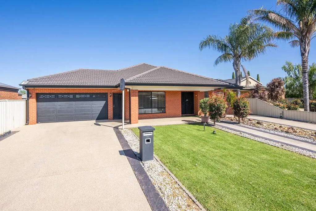 Mooroopna 5 Bedroom Your Dream 5-Bedroom Home in Mooroopna!