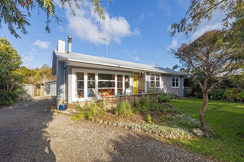 Featherston 3ห้องนอน Avocados, Veggies and Space for Chooks