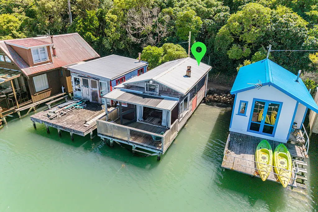 Paremata 1房  ICONIC PAREMATA / CAMBORNE BOATSHED
