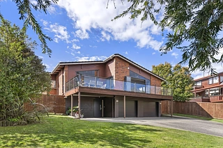 9 Crown Hill Close, Forrest Hill, North Shore City