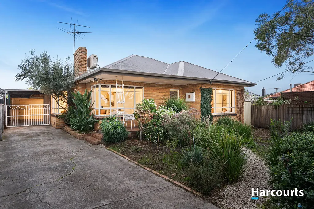 Fawkner 4침실 Timeless Family Appeal on a Generous Block