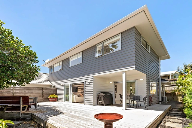 83 Fernhill Way, Oteha, North Shore City