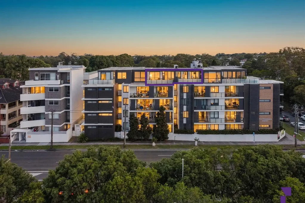 Strathfield 2ห้องนอน Top level penthouse style apartment reveals in/outdoor flow with elevated urban views