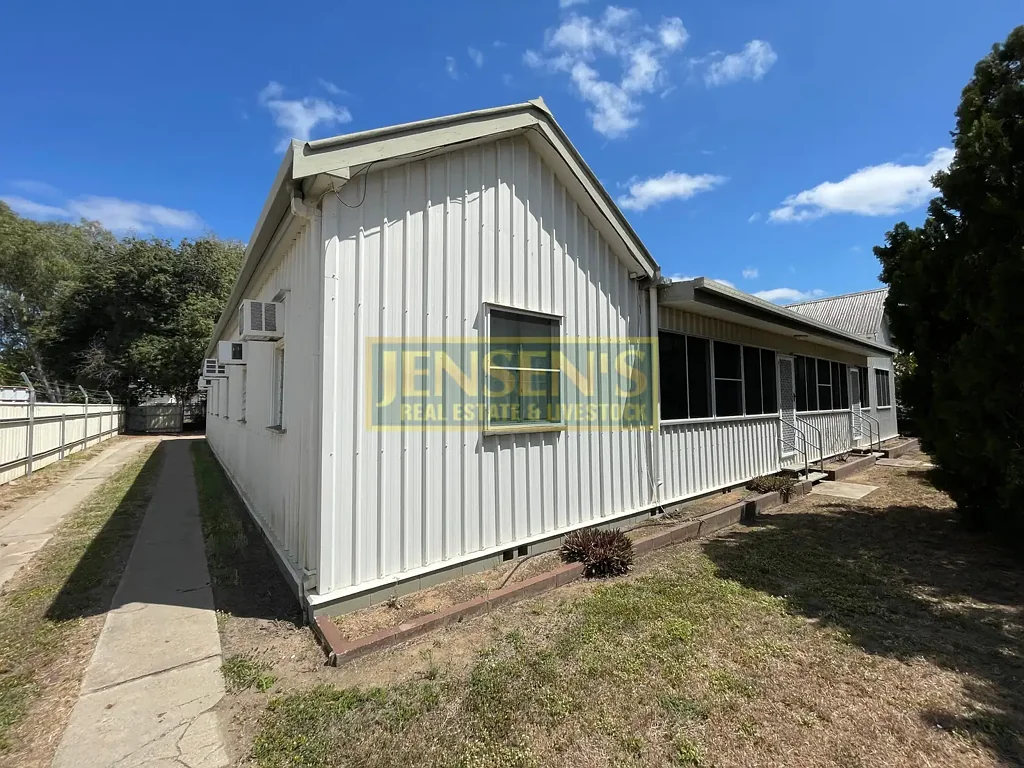Charters Towers City 9房  Prime CBD Property