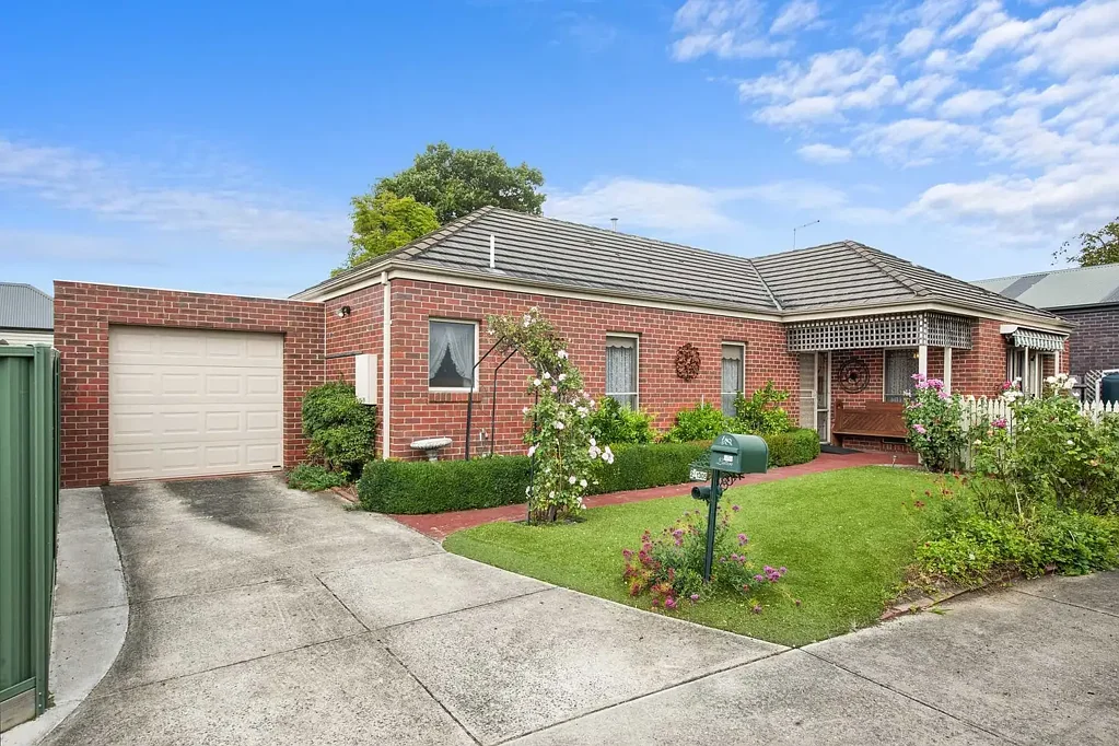 Spacious unit in Lake Wendouree