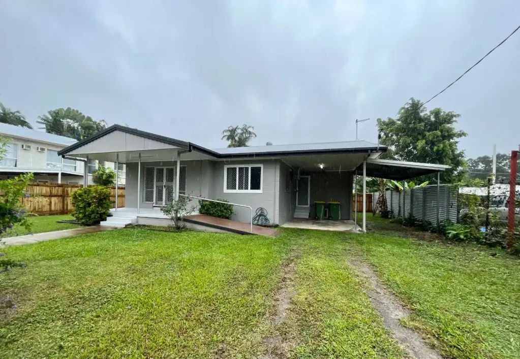 SPACIOUS FAMILY HOME IN SOUGHT AFTER LOCATION!