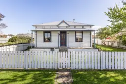 815 Clive Street, Akina