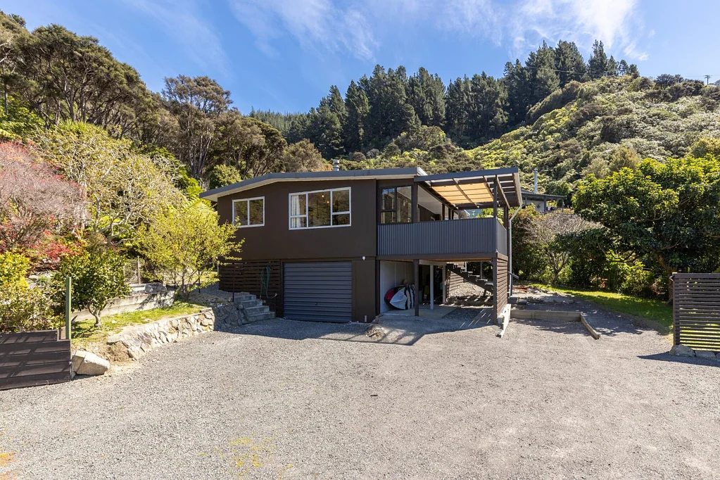 Marlborough Sounds 2कमरा Your Kiwi Bach Escape Awaits