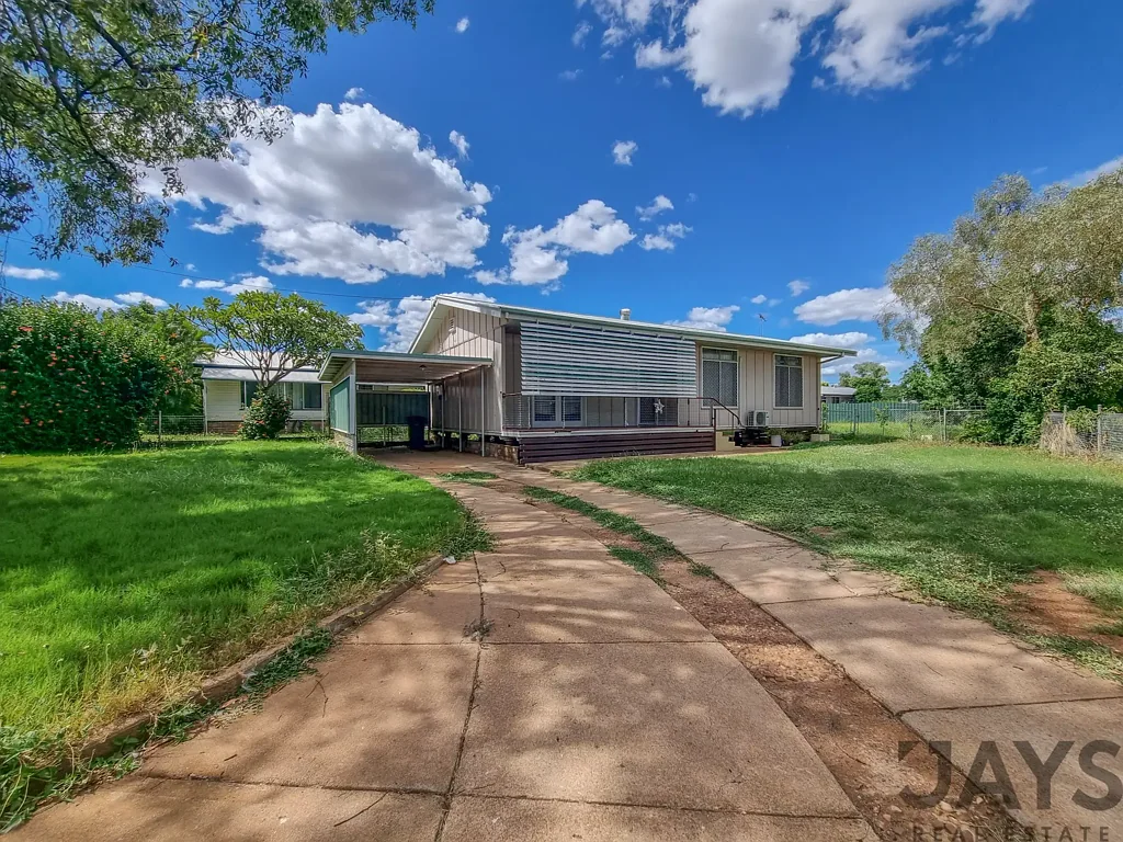 Mount Isa 3 Bedroom Charming 3-Bedroom Property with Strong Rental Returns in Opal Street.
