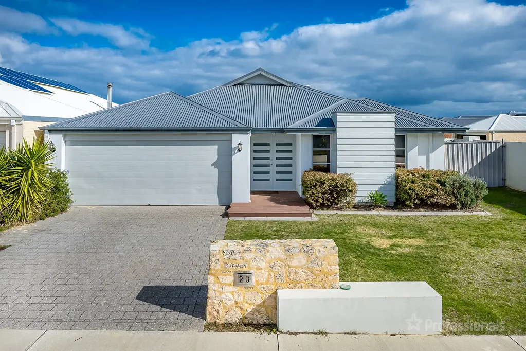 Coastal Style & Space in the Heart of Alkimos