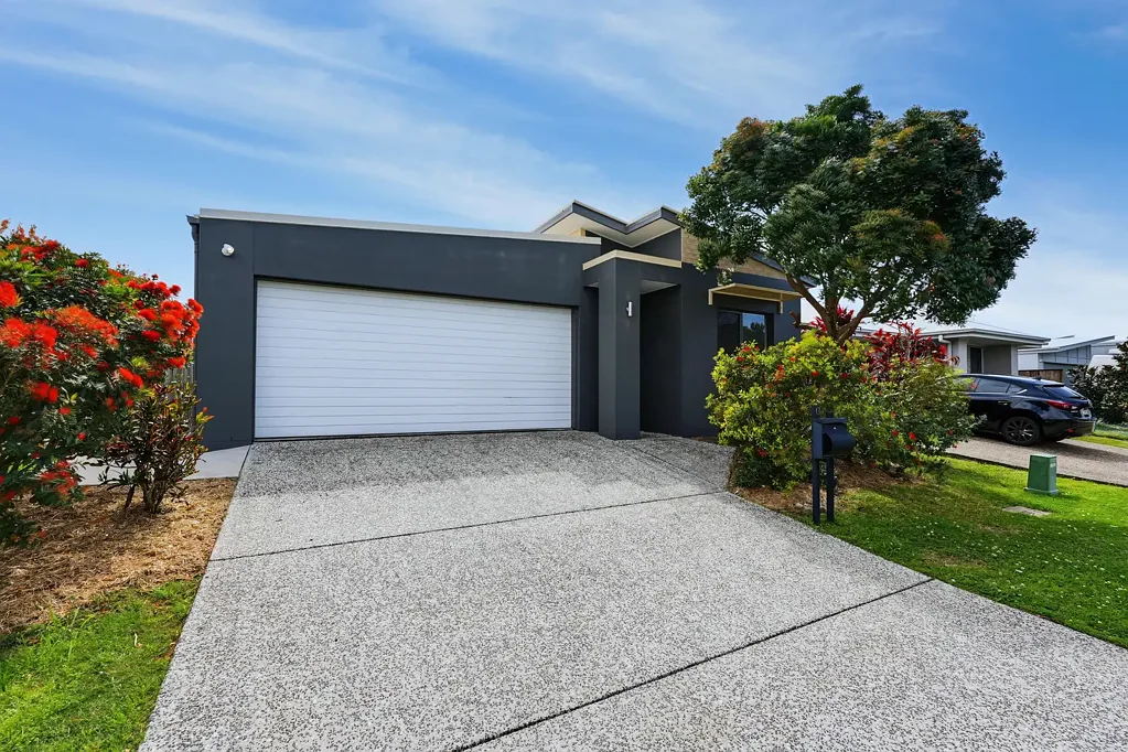Meridan Plains 3ਬੈੱਡਰੂਮ A Welcoming Home in a Convenient Meridan Plains Location