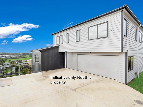 Pukekohe 7房  Versatile 3-Level Home for Living or Rental