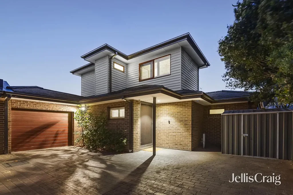 Ivanhoe 3 Bedroom Contemporary Sanctuary in Parklands Precinct